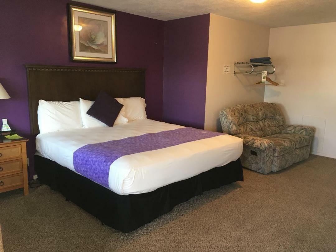 Rest Assured Inns & Suites Монпелие Екстериор снимка