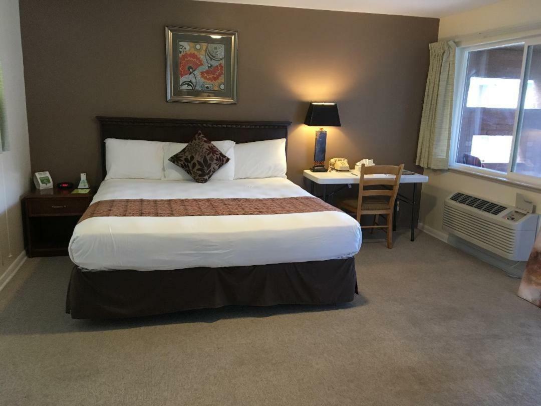 Rest Assured Inns & Suites Монпелие Екстериор снимка